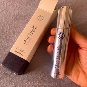 Monat Rejuveniqe light oil